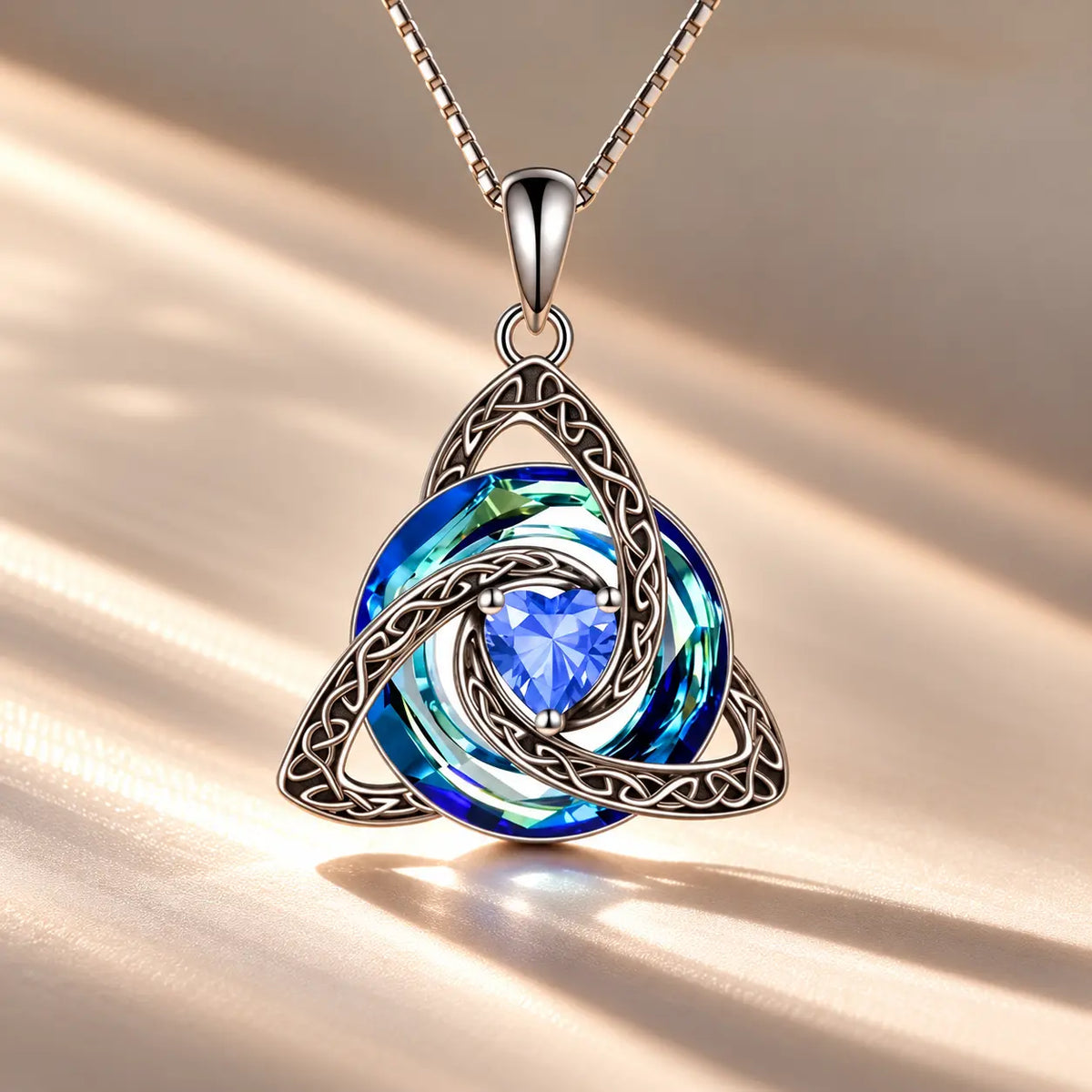 Collar Nudo de Bruja con Piedra de Nacimiento