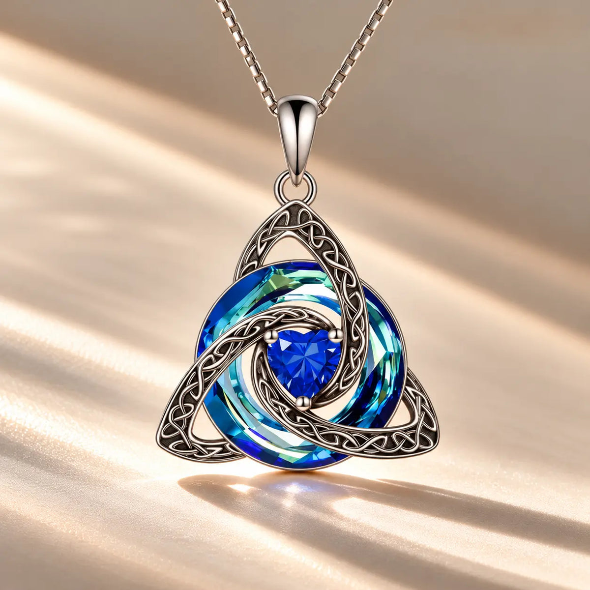 Collar Nudo de Bruja con Piedra de Nacimiento